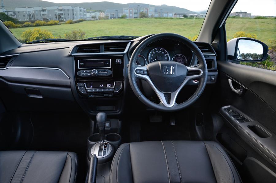 Торпедо Honda BR-V 2016 года  (ZA) (фото 12 из 38)